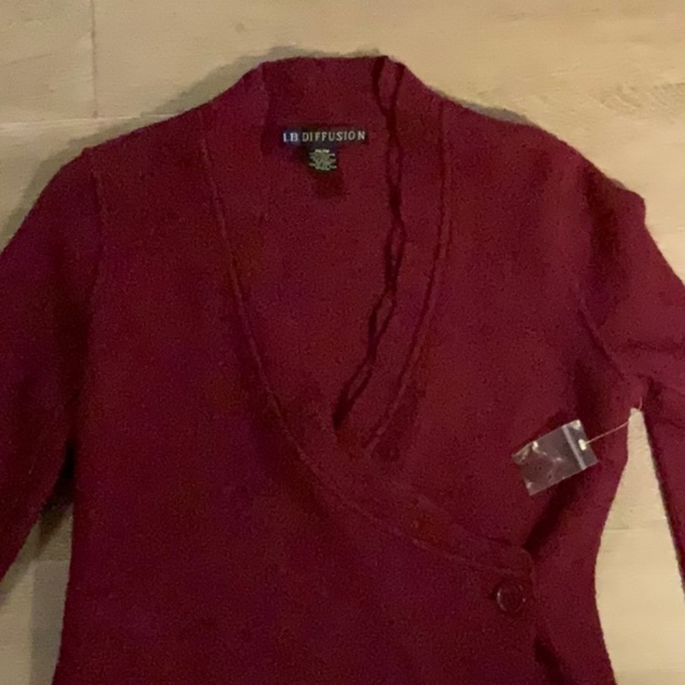 I.B. Diffusion Brand New Vintage (90s) Burgundy Ladies 100% Wool Jacket/Sweater